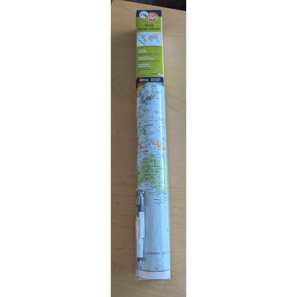 🍀NIB World Dry Erase Map